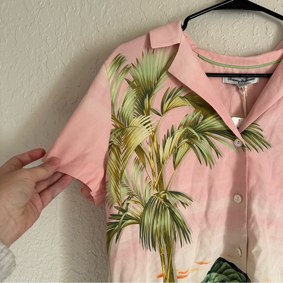 Tommy Bahama NWT 100% Silk Artist Series ‘23 Perfect Paradise Talulla Camp Shirt - Picture 3 of 9
